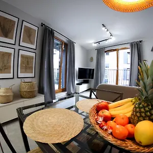 Browar Lubicz | Balcony | Elevator | Free Garage شقة